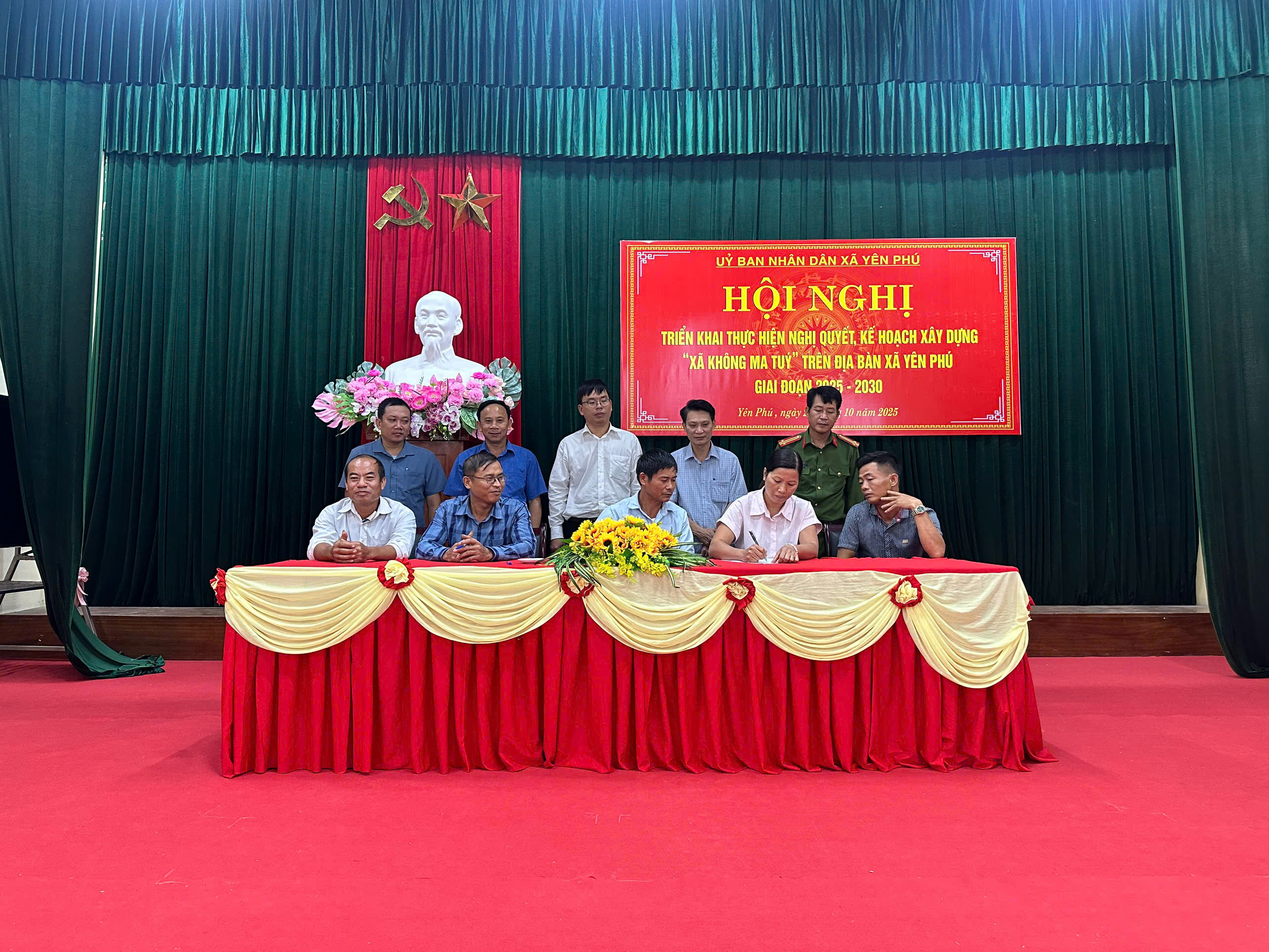Anh-tin-bai